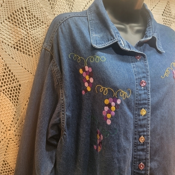 Silver thread XL Long sleeve button down denim looking top - Picture 4 of 16